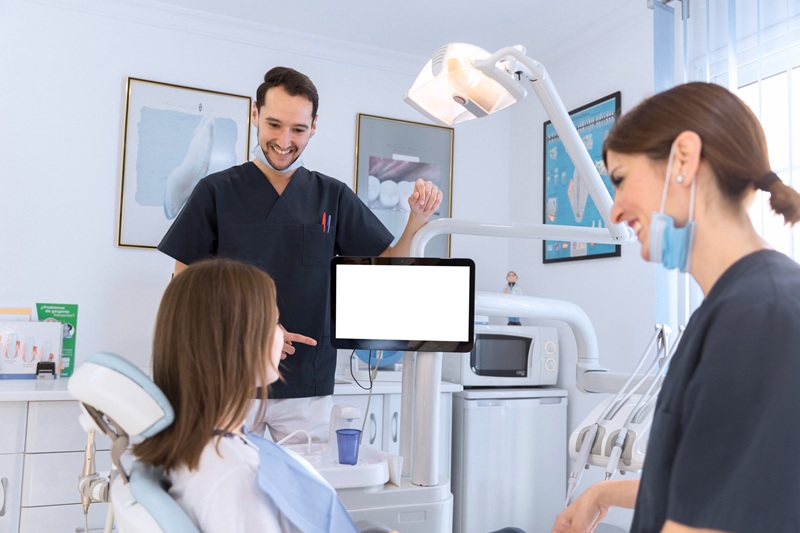 Benefits of Implant Supported Dentures